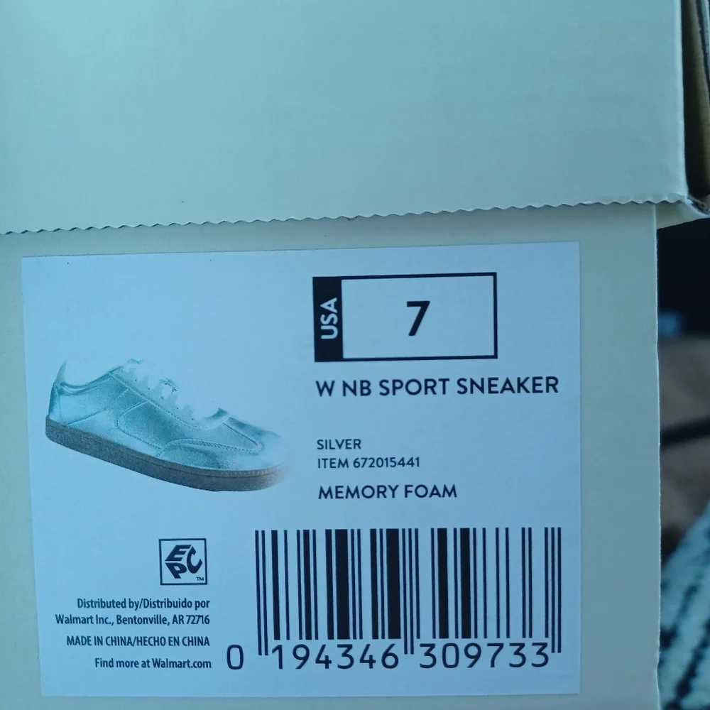 METALLIC SPORT RETRO SNEAKERS SZ 7